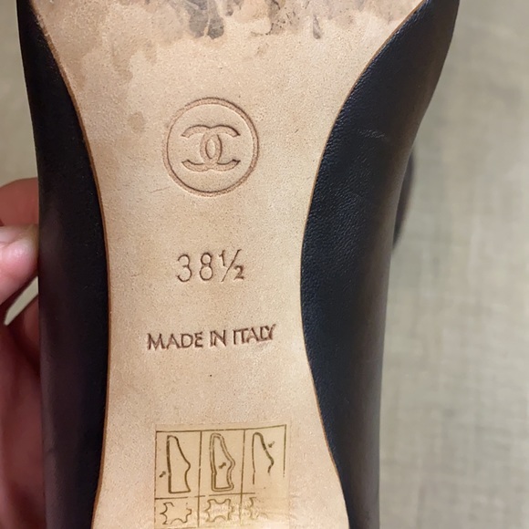 Authentic Chanel pumps size 8.5 - Picture 11 of 14